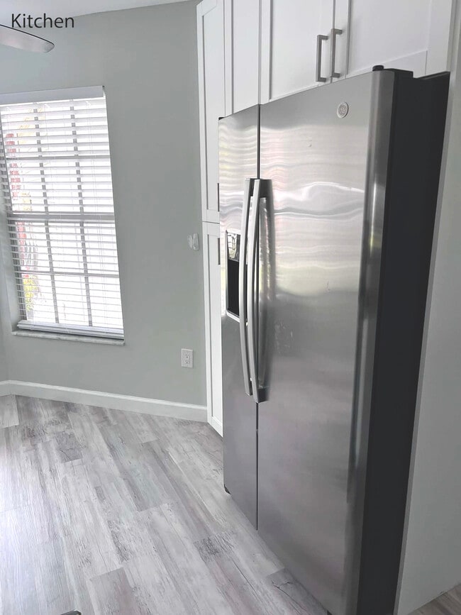 Photo - 3023 Beecher Dr E