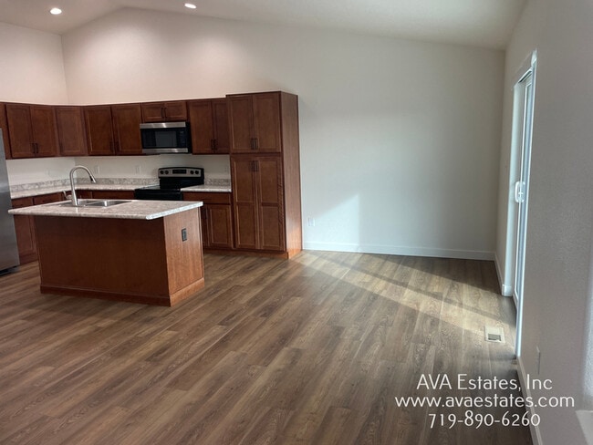 Photo - 970 S Coral Pl