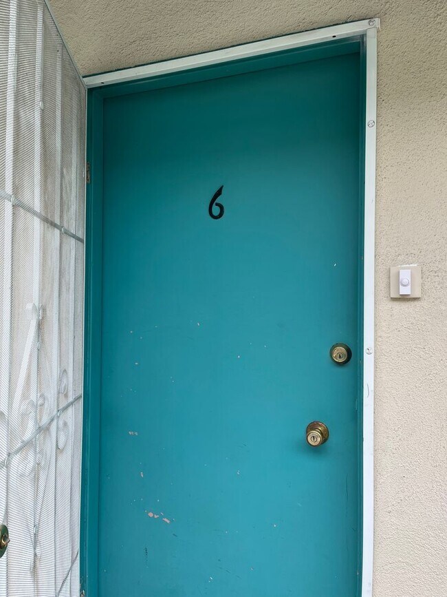 1101 E Ocean Blvd