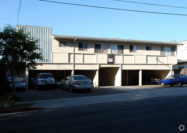 The Saratoga - 830 N. Acacia Street