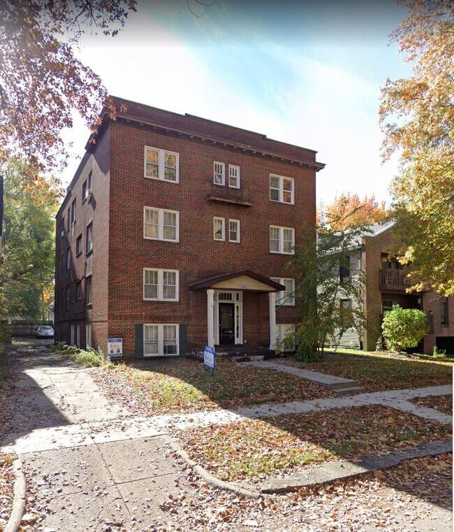 706 W Prairie Ave Apartments Unit 3 Decatur, IL