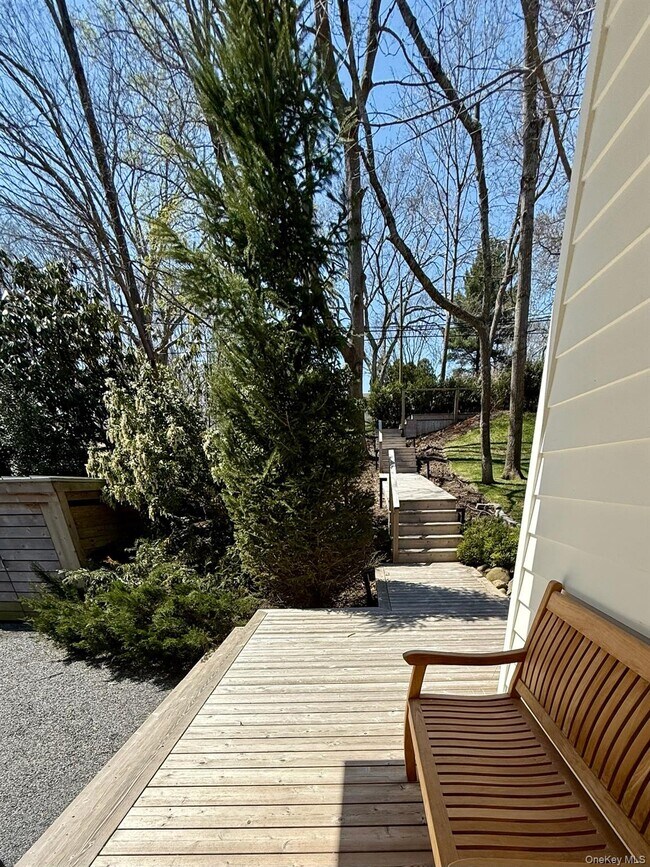 Photo - 323 Division St