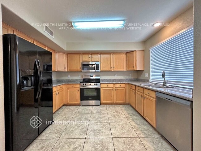 Photo - 12937 W Holly St