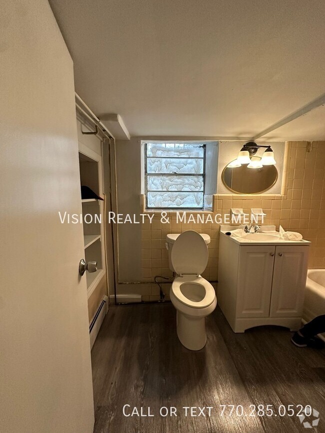 Building Photo - Newly Renovated 3BR 1 BA Unit A Rental