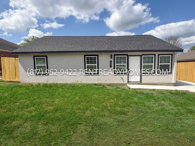 Building Photo - 607 Lake View Dr