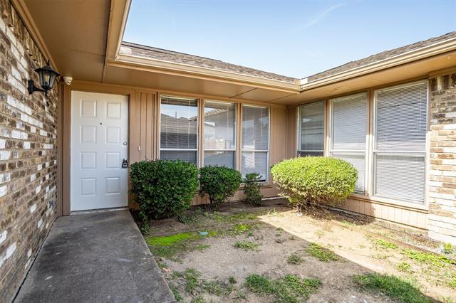Photo - 2223 Woodcreek St
