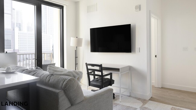 Photo - 1007 S Mint St Unidad 803