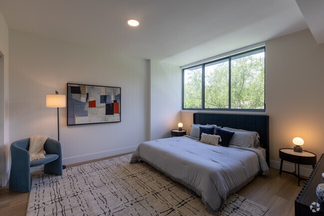 1BR, 1BA - 772SF - Bedroom