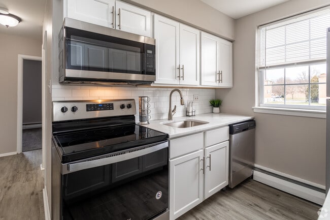 Photo - Liberty Square Apartments