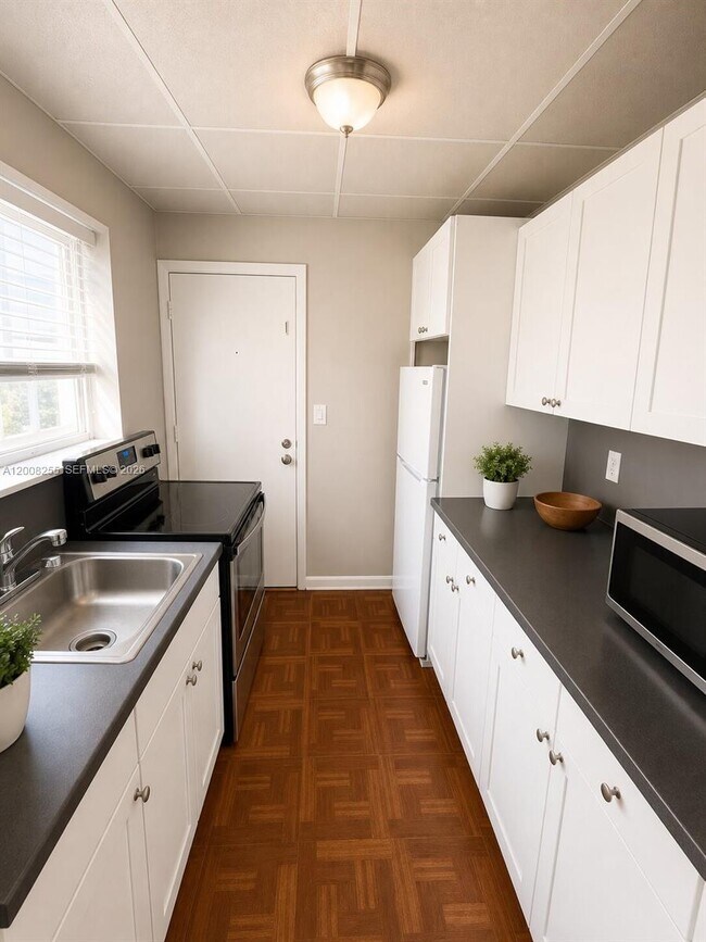 Photo - 375 SW 19th Ave Unidad 4