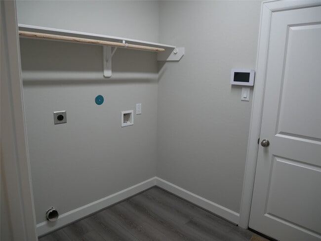 Photo - 1621 La Delle St