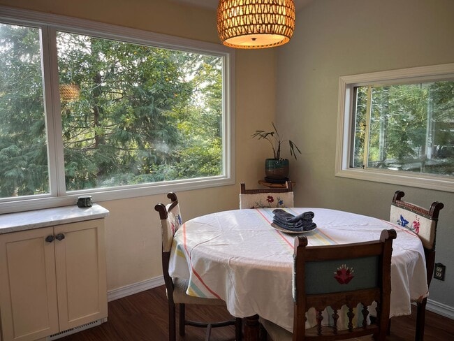 Photo - Charming Craftsman in Sunny Coquille! Mont...