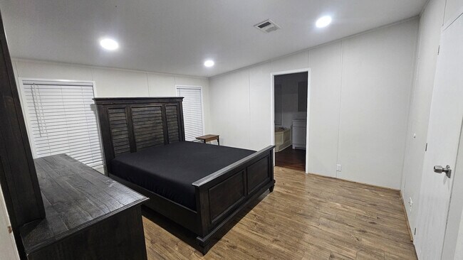 Photo - 5859 SW 29th Ave