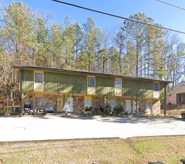 Building Photo - 401 Chateau Dr SE Unit Apt P3