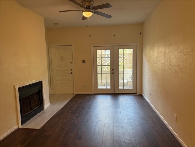 Photo - 2121 El Paseo St