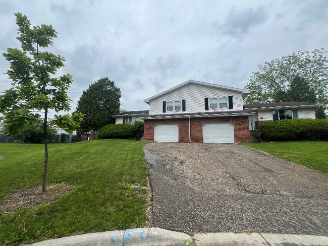 Photo - 243 Tyler Cir Unit -