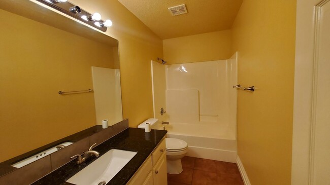 Photo - 3 Bedroom 2 Bath home in Bentonville Schools Subdivision!!