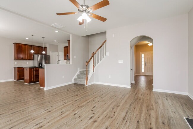 934 Lakemont Dr