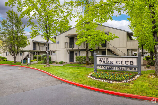 Park Club Apartments - Park Club Apartments