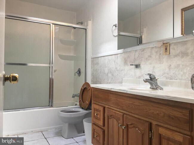 Photo - 1113 W Thompson St