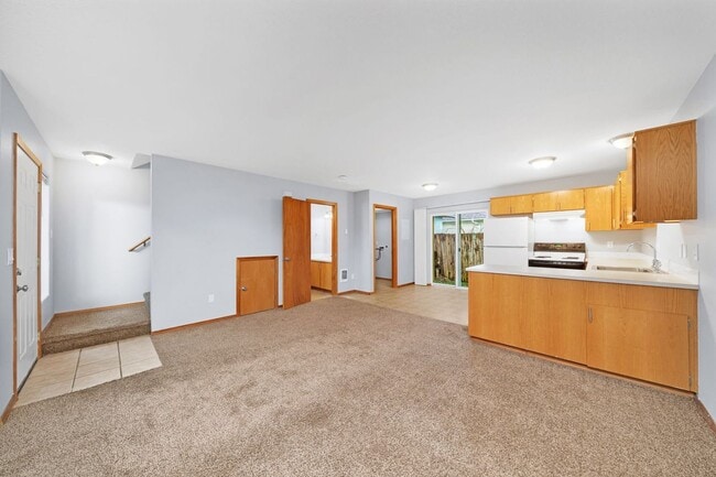 Building Photo - 99th Ave Tri-Plex-AT-4518 Unit # B