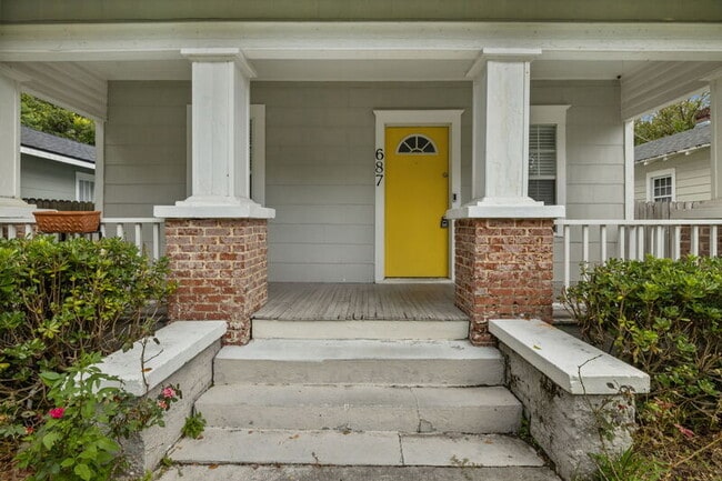 Photo - 687 Bridal Ave