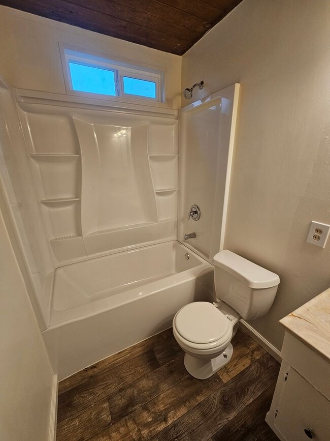 Photo - Spacious 4 Bedroom 2 Bath Home WITH BONUS ...