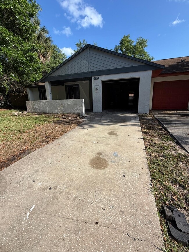 Building Photo - 101 Red Cedar Dr