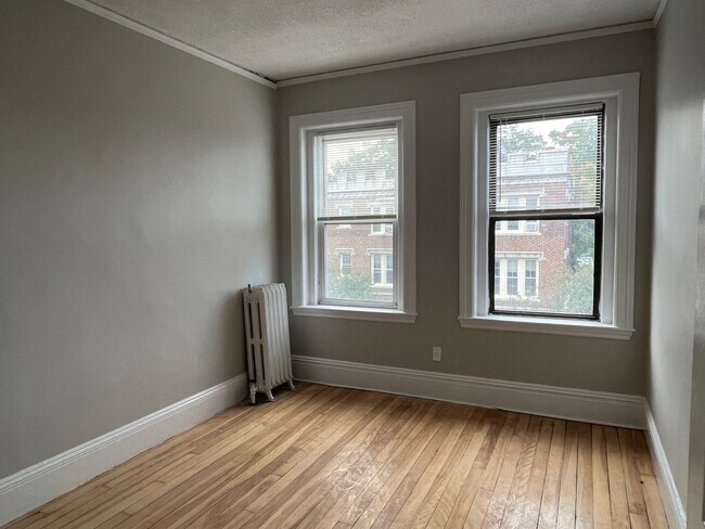 Photo - 10 Glenville Ave Unit 3