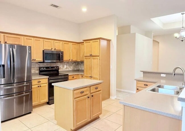 Photo - Spacious 4-Bedroom Home – Tanglewood!