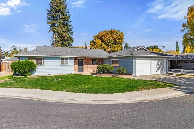 Photo - 2825 Westchester Ln