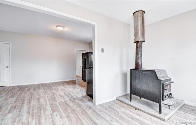 Photo - 202 Midland Lake Rd