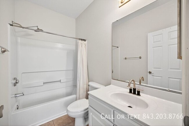 Photo - 1589 Cambridge Lakes Dr