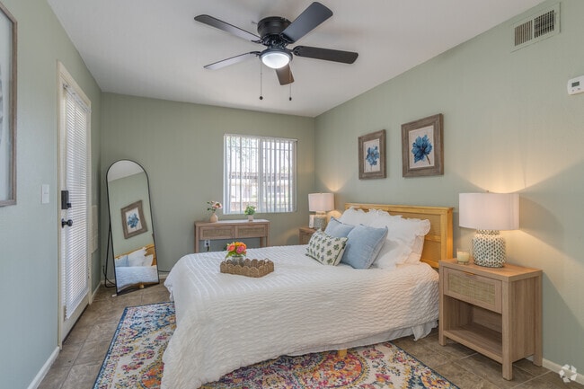 2BR, 1BA - 760SF - Primary Bedroom