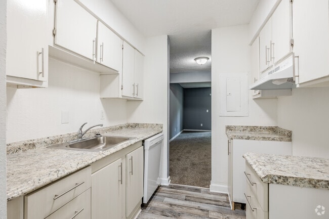 2BR, 2.5BA - 1206SF - Kitchen