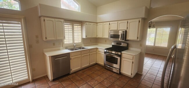 Photo - 71 E Windhill Dr