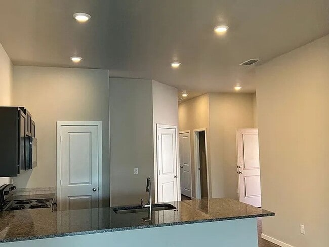 Building Photo - 9708 Saratoga Ave Unit Upland Heights - 9708 Saratoga Avenue  A