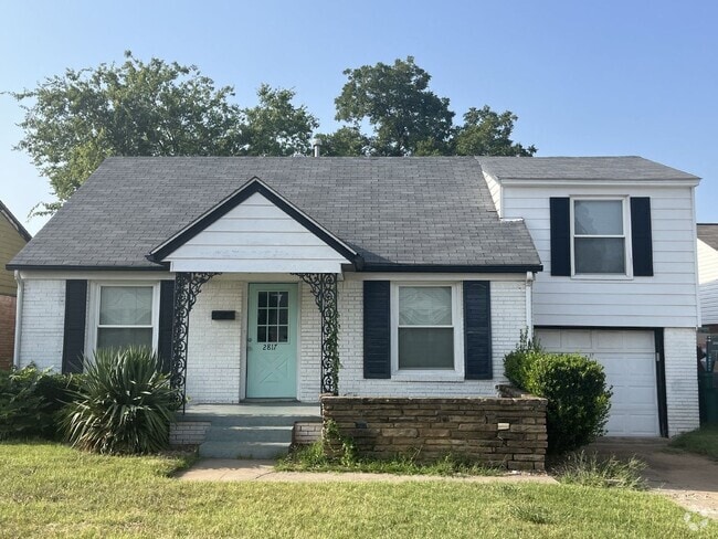Building Photo - Charming 3-Bedroom Home with Hardwood Floo...