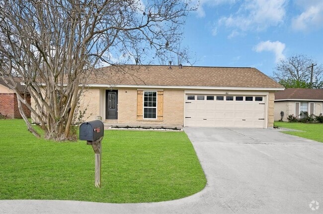 Building Photo - 4515 Larch Dr Rental