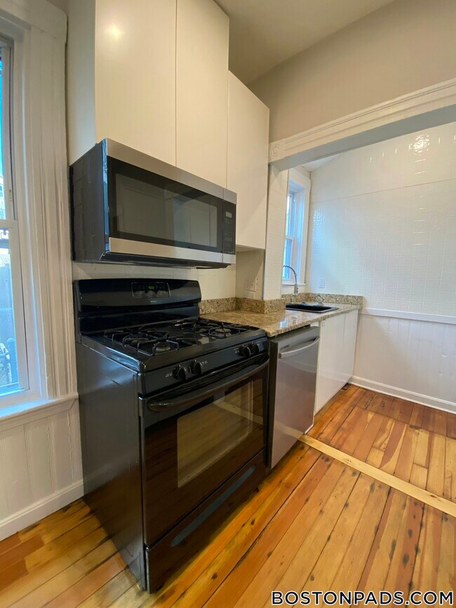 12 Buttonwood St Unit 1