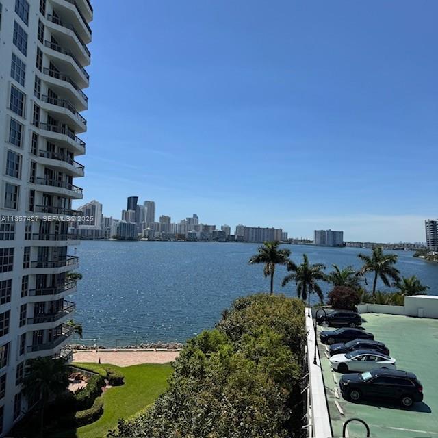 Photo - 19101 NE 36th Pl Unidad 705