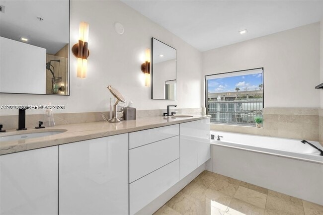 Photo - 3400 SW 27th Ave Unidad 1105