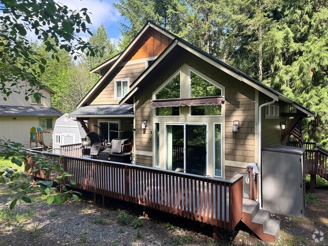 Building Photo - Secluded cottage 2 BR 1.75 BA Rental