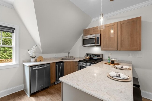 Photo - 1531 N Morningside Dr NE