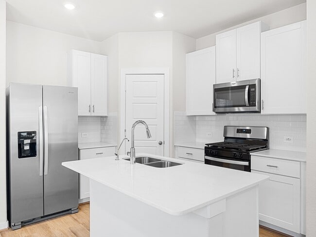Photo - 18718 Timber Gln Dr