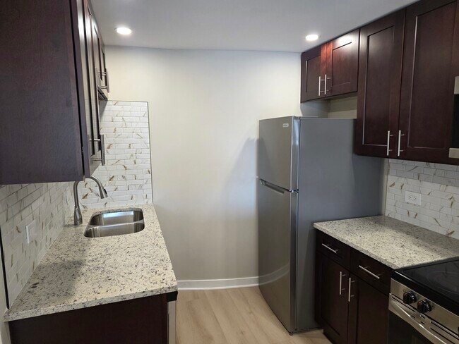 Photo - 3900 W 95th St Unit 303
