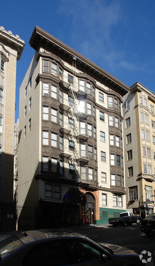 Photo - 535 Taylor St