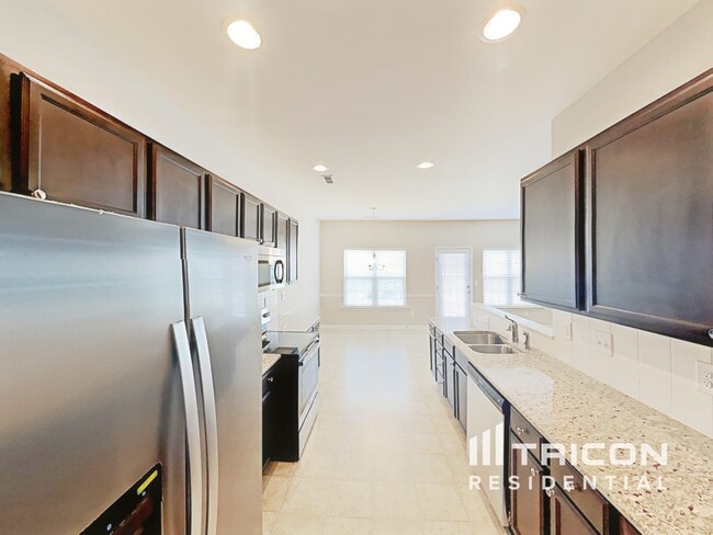 Photo - 109 Claystone Dr