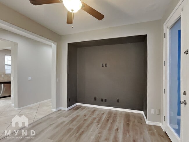 Photo - 451 S Hawes Rd