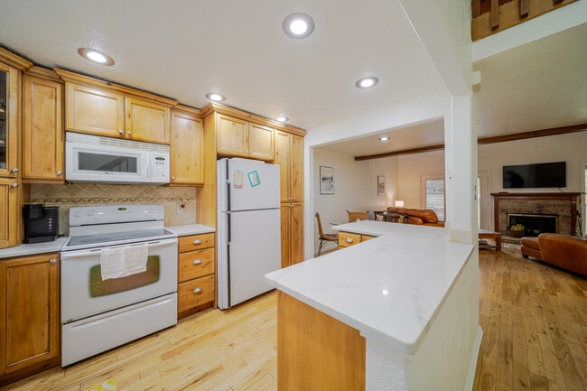 Photo - 3124 S Falling Brook Ln